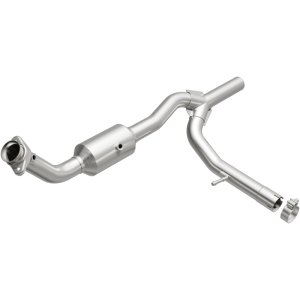 Ford F-150 Catalytic Converter - Underbody - Magnaflow - OEM Grade Direct-Fit - `07-`08