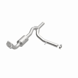 Ford F-150 Catalytic Converter - Underbody - Magnaflow - OEM Grade Direct-Fit - `07-`08
