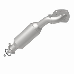 Toyota Tacoma Performance Exhaust - Magnaflow - OEM Grade Federal/EPA Compliant Direct-Fit Catalytic Converter - `16-`20