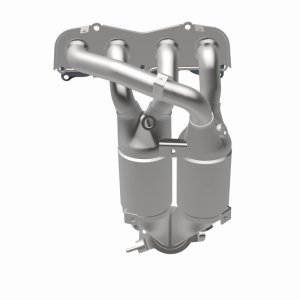 Toyota Highlander Catalytic Converter - Magnaflow - HM Grade Direct-Fit - `01-`04 Toyota Highlander Catalytic Converter - Magnaflow - HM Grade Direct-Fit - `01-`04