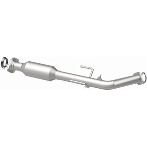 Toyota Sienna Catalytic Converter - Magnaflow - HM Grade Direct-Fit - `01-`03 Toyota Sienna Catalytic Converter - Magnaflow - HM Grade Direct-Fit - `01-`03