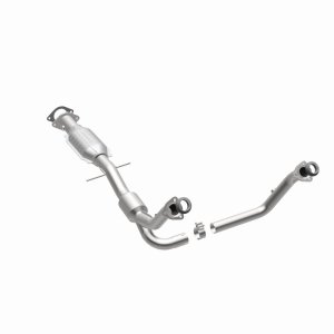 GMC Sonoma Catalytic Converter - Magnaflow - HM Grade Direct-Fit, Federal/EPA Compliant - `00-`04