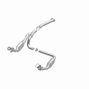 GMC Savana 1500 Catalytic Converter - Magnaflow - HM Grade Direct-Fit - `03-`08