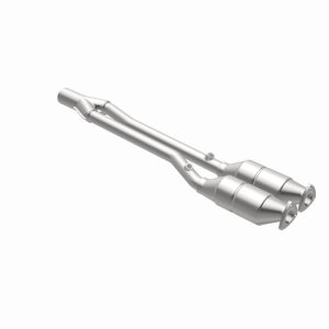 Volkswagen R32 Catalytic Converter - Magnaflow - HM Grade Direct-Fit - 2004