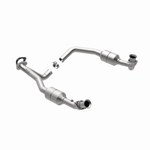 Ford E-150 Catalytic Converter - Magnaflow - HM Grade Direct-Fit - `00-`03