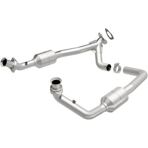 Ford E-250 Econoline Catalytic Converter - Magnaflow - HM Grade Direct-Fit - `00-`02