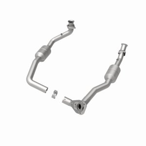 Ford E-350 Super Duty Catalytic Converter - Magnaflow - HM Grade Direct-Fit - `00-`03