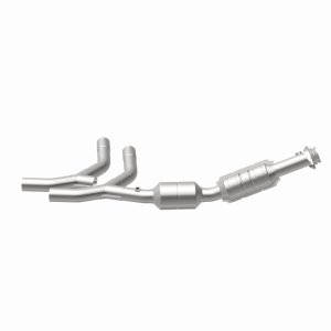 Ford E-150 Catalytic Converter - Passenger Side - Magnaflow - HM Grade Direct-Fit - `05-`07