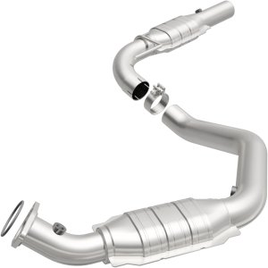Chevrolet Express 3500 Catalytic Converter - Driver Side - Magnaflow - HM Grade Federal/EPA Compliant Direct-Fit - `06-`09