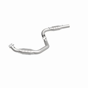 Chevrolet Express 3500 Catalytic Converter - Driver Side - Magnaflow - HM Grade Federal/EPA Compliant Direct-Fit - `06-`09