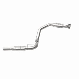 Chevrolet Express 3500 Catalytic Converter - Driver Side - Magnaflow - HM Grade Federal/EPA Compliant Direct-Fit - `06-`09