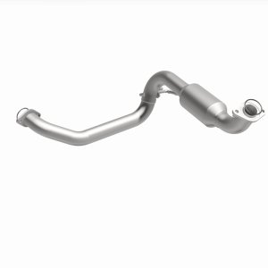 Toyota Tacoma Catalytic Converter - Magnaflow - Direct-Fit, OEM Grade, Federal/EPA Compliant - `16-`20