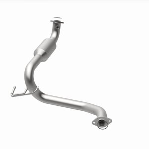 Toyota Tacoma Catalytic Converter - Magnaflow - Direct-Fit, OEM Grade, Federal/EPA Compliant - `16-`20