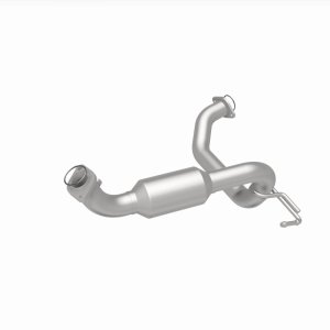 Toyota Tacoma Catalytic Converter - Magnaflow - Direct-Fit, OEM Grade, Federal/EPA Compliant - `16-`20