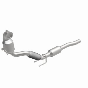 Volkswagen Jetta Catalytic Converter - Underbody - Magnaflow - OEM Grade Direct-Fit - `16-`18