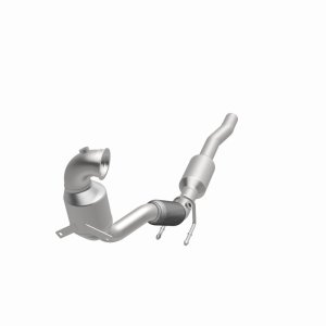 Volkswagen Jetta Catalytic Converter - Underbody - Magnaflow - OEM Grade Direct-Fit - `16-`18