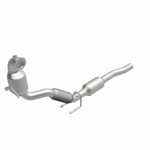 Volkswagen Jetta Catalytic Converter - Underbody - Magnaflow - OEM Grade Direct-Fit - `16-`18