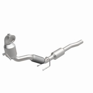Volkswagen Jetta Catalytic Converter - Underbody - Magnaflow - OEM Grade Direct-Fit - `16-`18