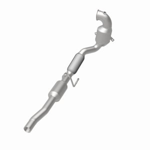 Volkswagen Jetta Catalytic Converter - Underbody - Magnaflow - OEM Grade Direct-Fit - `16-`18