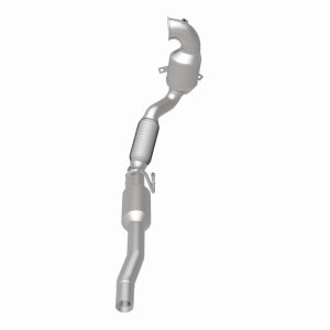 Volkswagen Jetta Catalytic Converter - Underbody - Magnaflow - OEM Grade Direct-Fit - `16-`18
