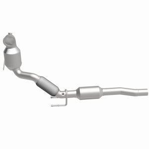 Volkswagen Jetta Catalytic Converter - Underbody - Magnaflow - OEM Grade Direct-Fit - `16-`18