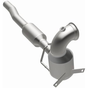 Volkswagen Jetta Catalytic Converter - Underbody - Magnaflow - OEM Grade Direct-Fit - `16-`18