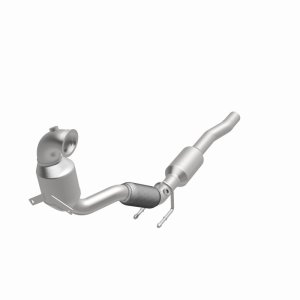 Volkswagen Jetta Catalytic Converter - Underbody - Magnaflow - OEM Grade Direct-Fit - `16-`18