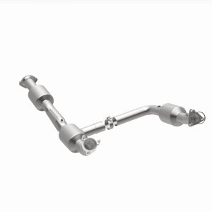 Chevrolet Express 2500 Catalytic Converter - Single Underbody - Magnaflow - OEM Grade Direct-Fit - `18-`20
