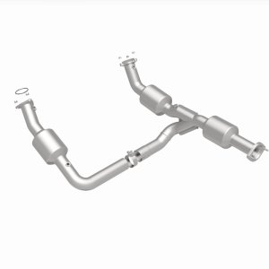 Chevrolet Express 2500 Catalytic Converter - Single Underbody - Magnaflow - OEM Grade Direct-Fit - `18-`20