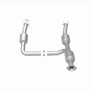 Chevrolet Express 3500 Catalytic Converter - Single Underbody - Magnaflow - OEM Grade Direct-Fit - `18-`20