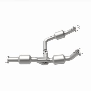 Chevrolet Express 3500 Catalytic Converter - Single Underbody - Magnaflow - OEM Grade Direct-Fit - `18-`20