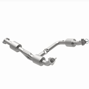 Chevrolet Express 3500 Catalytic Converter - Single Underbody - Magnaflow - OEM Grade Direct-Fit - `18-`20