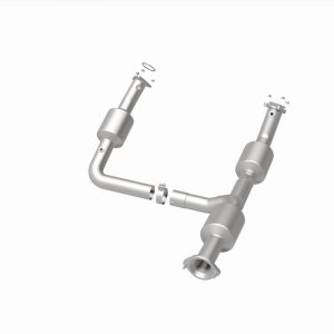 Chevrolet Express 3500 Catalytic Converter - Single Underbody - Magnaflow - OEM Grade Direct-Fit - `18-`20
