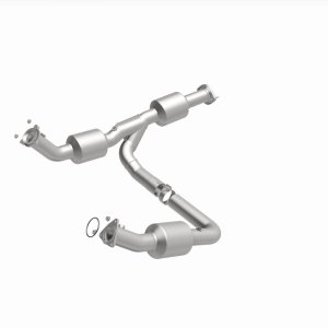 Chevrolet Express 3500 Catalytic Converter - Single Underbody - Magnaflow - OEM Grade Direct-Fit - `18-`20