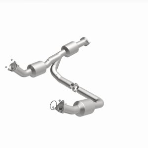 Chevrolet Express 3500 Catalytic Converter - Single Underbody - Magnaflow - OEM Grade Direct-Fit - `18-`20