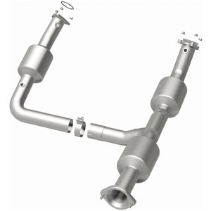 Chevrolet Express 3500 Catalytic Converter - Single Underbody - Magnaflow - OEM Grade Direct-Fit - `18-`20