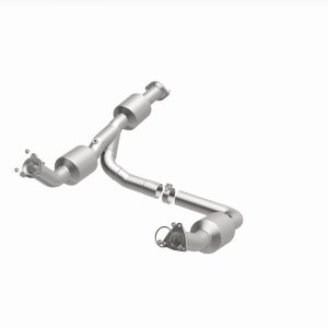 Chevrolet Express 3500 Catalytic Converter - Single Underbody - Magnaflow - OEM Grade Direct-Fit - `18-`20