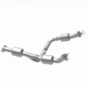 Chevrolet Express 3500 Catalytic Converter - Single Underbody - Magnaflow - OEM Grade Direct-Fit - `18-`20