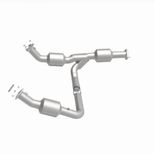 Chevrolet Express 3500 Catalytic Converter - Single Underbody - Magnaflow - OEM Grade Direct-Fit - `18-`20