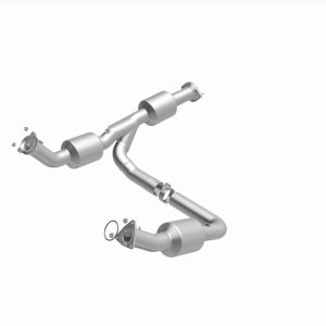 Chevrolet Express 3500 Catalytic Converter - Single Underbody - Magnaflow - OEM Grade Direct-Fit - `18-`20