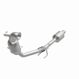 Volkswagen Jetta Catalytic Converter - Underbody - Magnaflow - OEM Grade Direct-Fit - `19-`20