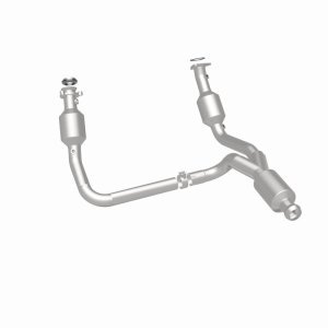 Chevrolet Silverado 1500 Catalytic Converter - Magnaflow - OEM Grade, Direct-Fit - `14-`15