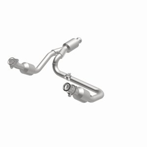 GMC Sierra 1500 Catalytic Converter - Magnaflow - OEM Grade, Direct-Fit - `14-`15 GMC Sierra 1500 Catalytic Converter - Magnaflow - OEM Grade, Direct-Fit - `14-`15