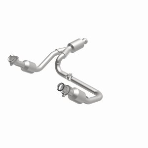 GMC Sierra 1500 Catalytic Converter - Magnaflow - OEM Grade, Direct-Fit - `14-`15 GMC Sierra 1500 Catalytic Converter - Magnaflow - OEM Grade, Direct-Fit - `14-`15
