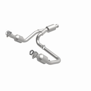 GMC Sierra 1500 Catalytic Converter - Magnaflow - OEM Grade, Direct-Fit - `14-`15 GMC Sierra 1500 Catalytic Converter - Magnaflow - OEM Grade, Direct-Fit - `14-`15