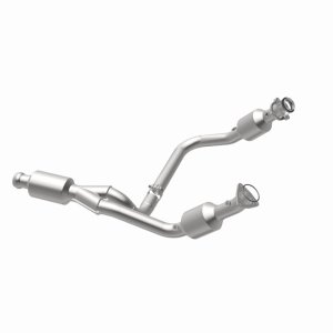 GMC Sierra 1500 Catalytic Converter - Magnaflow - OEM Grade, Direct-Fit - `14-`15 GMC Sierra 1500 Catalytic Converter - Magnaflow - OEM Grade, Direct-Fit - `14-`15