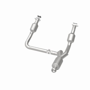 GMC Sierra 1500 Catalytic Converter - Magnaflow - OEM Grade, Direct-Fit - `14-`15 GMC Sierra 1500 Catalytic Converter - Magnaflow - OEM Grade, Direct-Fit - `14-`15