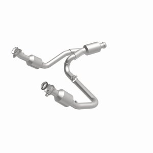 GMC Sierra 1500 Catalytic Converter - Magnaflow - OEM Grade, Direct-Fit - `14-`15 GMC Sierra 1500 Catalytic Converter - Magnaflow - OEM Grade, Direct-Fit - `14-`15