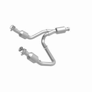GMC Sierra 1500 Catalytic Converter - Magnaflow - OEM Grade, Direct-Fit - `14-`15 GMC Sierra 1500 Catalytic Converter - Magnaflow - OEM Grade, Direct-Fit - `14-`15