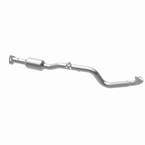 GMC Savana 4500 Catalytic Converter - Right Underbody - Magnaflow - OEM Grade Direct-Fit - 2009